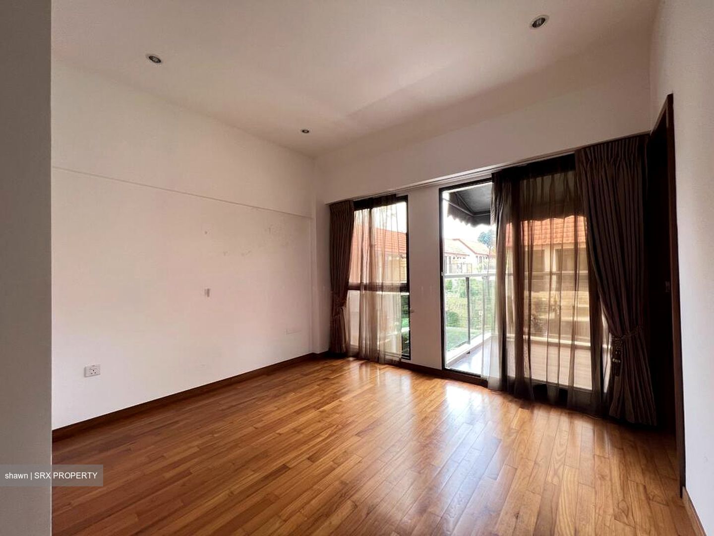 Holland Link (D10), Terrace #503549091